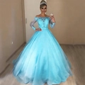 Robe de bal bleu clair à épaules dénudées avec broderie et manches longues - M / Bleu ciel