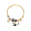 Detalle de pulsera espiral dorada con dijes de elefante negro y corazón de amor - Negro