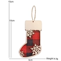 Décoration de Noël en bois en forme de chaussette avec motif à carreaux rouge et noir - Style de Chaussette de Noël à Carreaux Rouges C