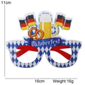 Occhiali divertenti festa Oktoberfest con motivo a scacchi blu e pretzel 16x11cm - Occhiali Stile Birra Bandiera