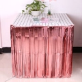 Roségoldene Folienfransen-Tischschürze für Hochzeitsdeko mit metallischem Glanz - Roségold
