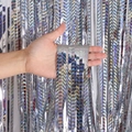 Rideau à franges ondulées argent laser avec motif zigzag holographique pour fête - 1m (Ondulé) / Argenté