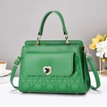 Borsa a tracolla verde con trapuntatura a cuore, fibbia a cuore dorata e manico - Verde
