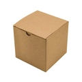 Vierkante bruine kraftpapieren geschenkdoos met klapdeksel en een handige handgreep - Bruin (Kraftpapier Doos)