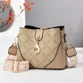 Borsa a mano beige con stampa logo, tracolla rimovibile e ciondoli in oro - Stile 1 / Lunghezza 21 Larghezza 11 Altezza 17