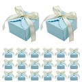 Hellblaue quadratische Hochzeits-Geschenkbox mit cremefarbener Schleife und Wellenrand - Blau