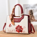 Vintage-Handtasche mit Stickerei in Creme und Dunkelrot mit Päonienblumenmustern - Rot und Weiß