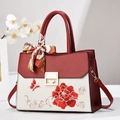 Bolso bandolera bordado en rojo y blanco con motivos florales y asa con pañuelo seda - Estilo Bordado / Rojo Vino Bordado
