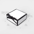 Scatola regalo bianca quadrata con bordo nero e fiocco, 9x9x4cm stile minimalista - Stile a Ribalta Quadrata (HB0072) / Bianco Bordo Nero (Nastro Nero)