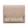 Détail du portefeuille à fleurs rose avec boucle en métal doré en forme de rose - Abricot