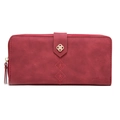 Detail der weinroten matten Brieftasche mit goldener Blumenschnalle und Ziernähten - Rot