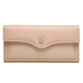 Detail of long quilted PU leather wallet with pink beige contrast and camellia floral clasp - Pink
