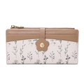 Detail van een lange damesportemonnee met bloemenprint en gouden bloemvormige sluiting - Khaki