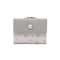 Detalle de cartera plegable con estampado floral y cierre de clip metálico dorado retro - Verde