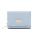 Détail portefeuille en PU bleu clair avec bord ondulé et boucle fleur en métal doré - Bleu Ciel