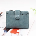 Kurze Damen-Brieftasche aus PU-Leder in Staubblau mit Druckknopf und Reißverschlussfach - Blau