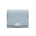 Portafoglio corto da donna in pelle PU blu nebbia con cuciture a foglia e chiusura a fiore - Celeste