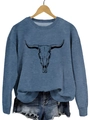 Détail de l'imprimé crâne de taureau sur sweat-shirt bleu marine en coton à manches longues - Bleu