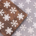 3D white snowflake confetti decorations for Christmas desktop display and party layout - 100 Pieces Pack / White