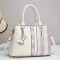 Sac à main élégant blanc avec patchwork à rayures, détails dorés et bandoulière amovible - Moyen / Blanc Cassé