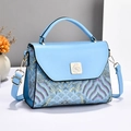 Borsa a tracolla blu con stampa etnica e chiusura dorata a forma di uccello di lusso - Blu