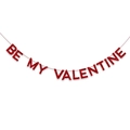 Détail de la bannière 'BE MY VALENTINE' à paillettes rouges pour déco romantique - Bannière BE MY VALENTINE