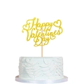 Macro di cake topper glitterato Happy Valentine's Day con cuori su una torta bianca elegante - Topper per torta / Oro