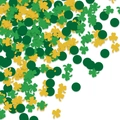 Confettis de la Saint-Patrick avec trèfles verts et jaunes sur un fond blanc pur - Style Rond Trèfle Classique (Style 3)
