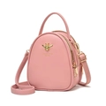 Piccola borsa a tracolla rosa con ape dorata e texture in pelle pregiata per donna - Rosa