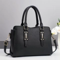Chic black litchi pattern handbag with gold hardware and adjustable strap for women - L30xW13xH22 / Black