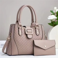 Detailweergave van geweven handtas en bijpassende portemonnee in oudroze kleur - Tote Bag En Portemonnee / Khaki
