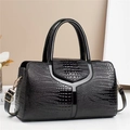 Sac à main noir brillant pour femme en cuir gaufré crocodile avec design patchwork en V - Noir