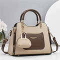 Elegante bolso de hombro tejido beige con detalles en cuero marrón y mini colgante - L26cm A12cm A20cm / Caqui