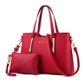 Ensemble sac à main femme en cuir rouge avec pochette assortie et détails dorés - Bordeaux