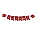 Dettaglio dello striscione di laurea bordeaux con scritte dorate e cappelli accademici - Rosso Coda di Rondine I Am Done Striscione / Rosso