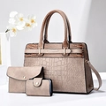 Dreiteiliges beiges Handtaschen-Set mit Krokodilleder-Prägung, Shopper, Clutch und Kartenetui - Khaki