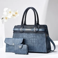 Dreiteiliges Set dunkelblaue Handtasche mit Krokostruktur und passenden kleinen Geldbörsen - Blau