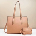 Detalle de bolso tote de cuero sintético rosa con grano de guijarro y estuche pequeño - Juego de Bolso Tote Y Bolsa / Rosa