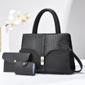 Dreiteiliges Set schwarzer Kunstledertaschen mit Krokoprägung und goldenem Drehverschluss - Handtasche/Clutch/Kartenhalter / Schwarz