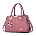 Bolso de mano para mujer gran capacidad rosa oscuro, textura cuero y adorno floral - Rosa