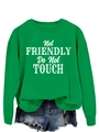 Détail du col rond côtelé et du texte graphique blanc sur ce sweat-shirt vert vif - S / Vert Herbe (Slogan Blanc)