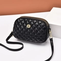 Mini bolso bandolera acolchado negro con tres compartimentos y accesorios dorados - Negro