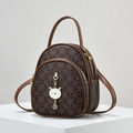 Kleiner Retro-Multifunktionsrucksack für Damen aus braunem Leder mit Monogramm-Print - Kaffeebraun