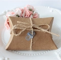 Boîte à bonbons en papier kraft avec breloque tétine bleue et nœud en ficelle - Corde de Chanvre Bleue Tétine