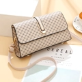 Elegante borsa a tracolla beige con motivo a stelle e chiusura dorata su base - Cachi