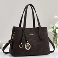Sac à main en cuir mat marron foncé avec bandoulière réglable et détail doré élégant - Café