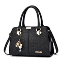 Elegante borsa a mano nera motivo coccodrillo per donna con ciondolo floreale d'oro - 28/12/20 / Nero