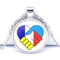 Silberne Ukraine-Frankreich Freundschaftskette mit rundem Glaskuppel-Herzanhänger - Frankreich-Ukraine Händedruck Stil (JY006291-15)