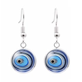 Boucles d'oreilles œil maléfique en verre bleu avec crochet argenté sur fond blanc - Style Décoration Petits Pois Fins (JY006330-8)