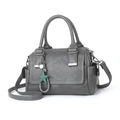 Grande borsa Boston grigia in pelle con ciondolo a stella e tracolla regolabile - Grigio chiaro